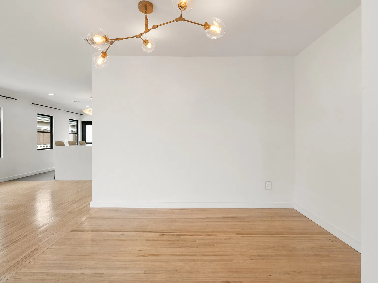 6116 West 85th Place, Los Angeles, CA, USA — Photo 4