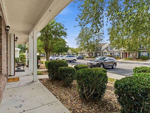 3rd image of 253 Seabert Rd. #253