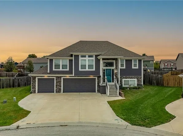 1907 N 162nd Ter, Basehor, KS 66007