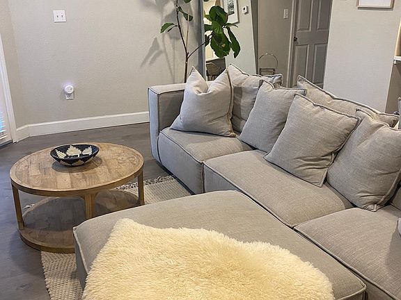 3rd image of 1000 W Horatio St APT 229