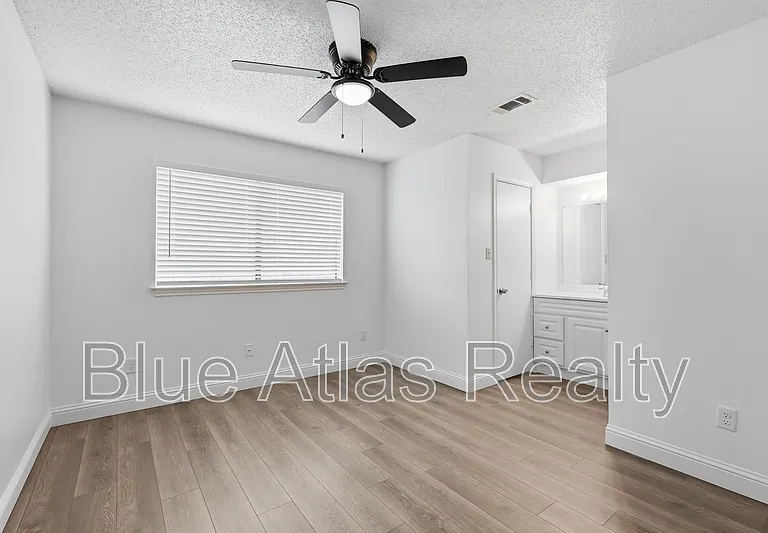 2713 Wimbledon Ct #C — Photo 18