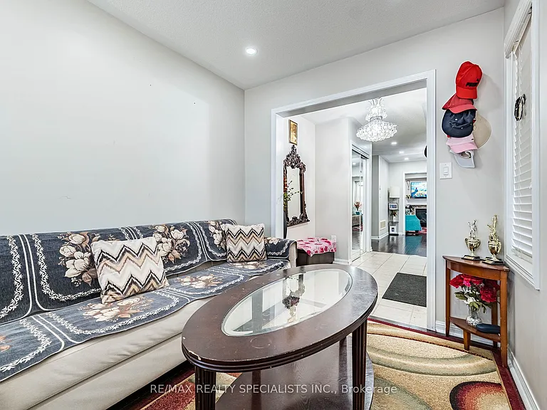 47 Robert Parkinson Dr — Photo 4