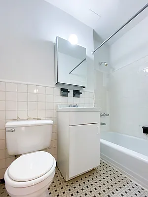 Rented by City Connections Realty | media 4