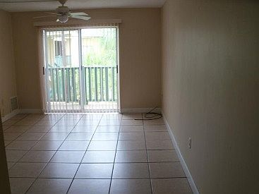 4th image of 406 Tyler Ave APT 6