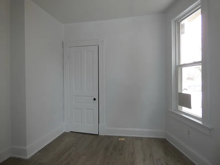 425 Boston Pl #1 — Photo 8