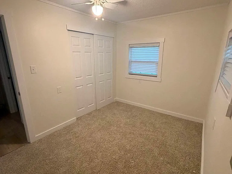 1072 Lake Dr — Photo 4