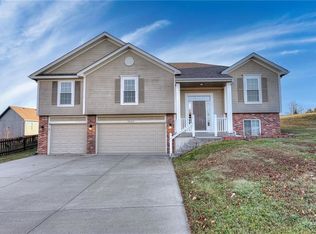 9205 NE 110th Ct, Kansas City, MO 64157