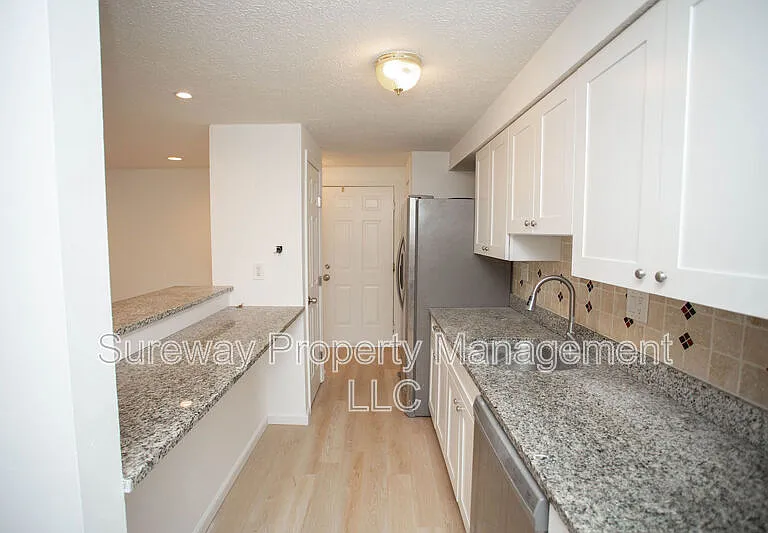 142 Kenwood Dr — Photo 10