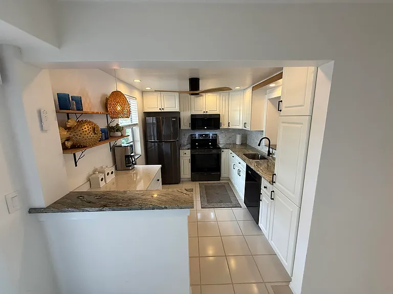 111 SE 3rd Ave #108 — Photo 7