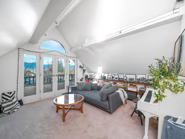 826 E 13th Ave, Vancouver, BC V5T 2L5