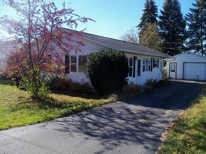 122 Parkway Ave, Houghton Lake Heights, MI 48630 Zillow