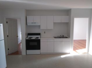 90 Woodbury St FLOOR 2, Pawtucket, RI 02861