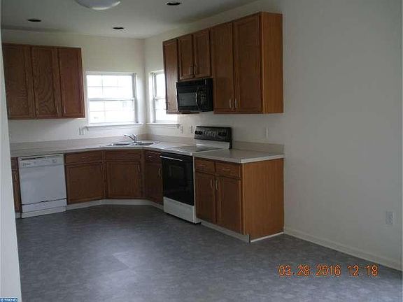 4th image of 12 Katie Ann Ct