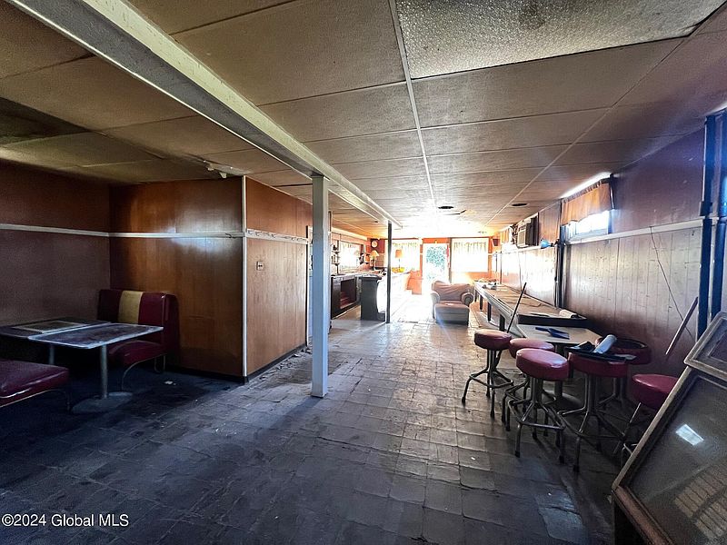 5th image of 1801 Foster Avenue