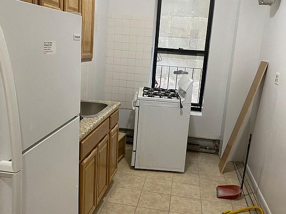 3rd image of 18 E 198th St #4A