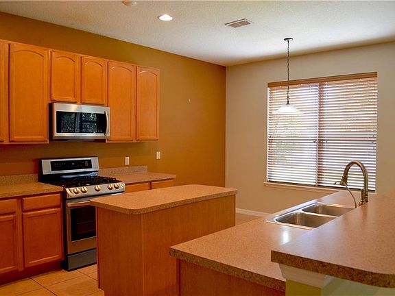 4th image of 135 Crystal Oak Dr