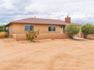 636 Valencia Dr, Landers, CA 92285