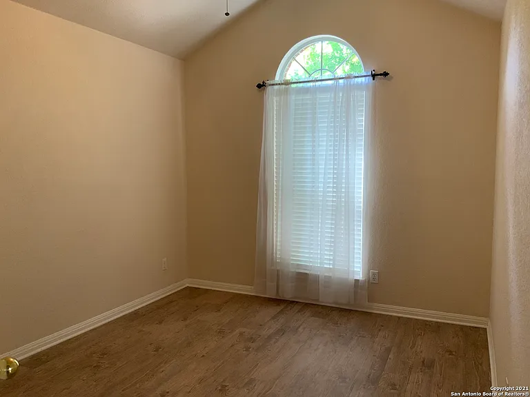 517 Thurber Dr — Photo 11