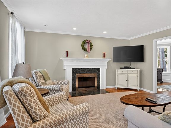 4th image of 10 Sawyer Rd