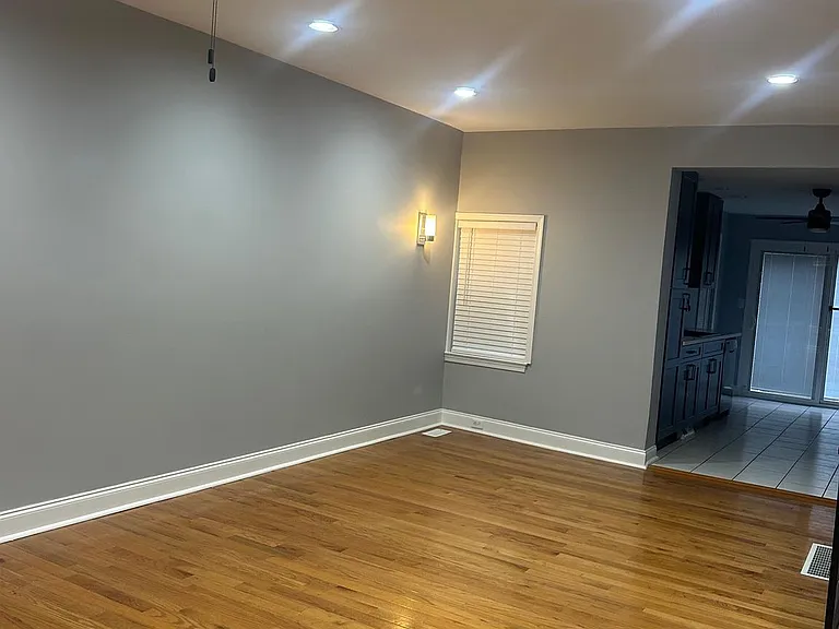 2417 S Rosewood St — Photo 4
