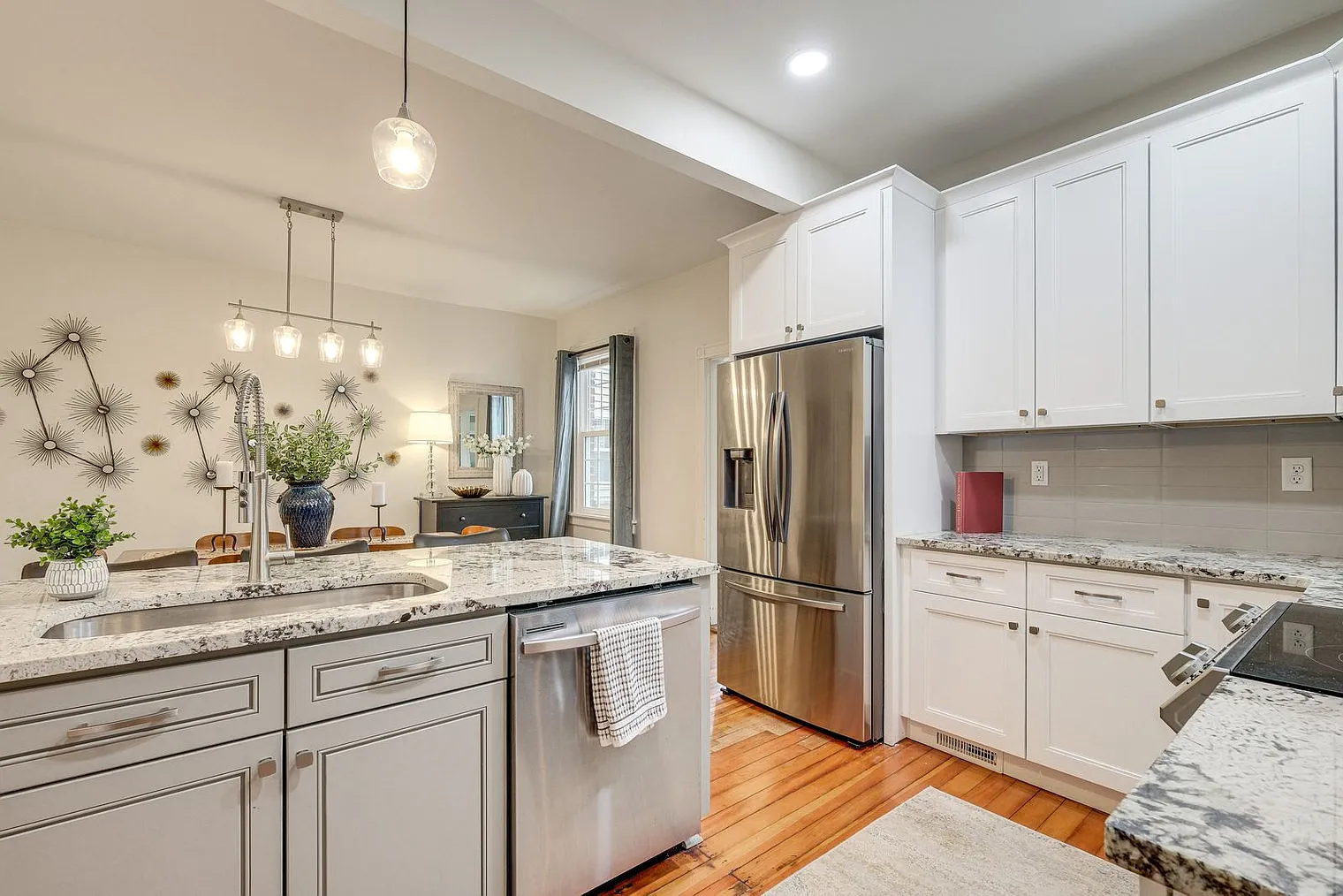 3 bed, 2.0 bath, 1786 sqft, $4,329 — Photo 4