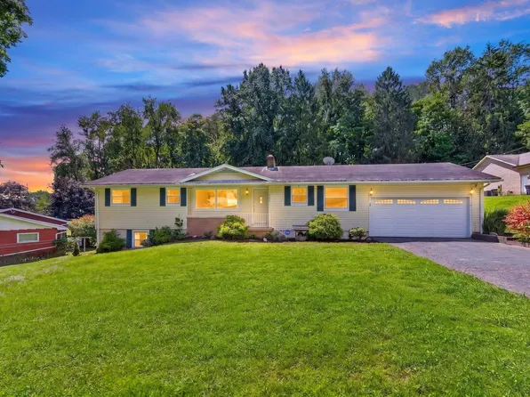 243 Lynwood Ln, Lancaster, OH 43130