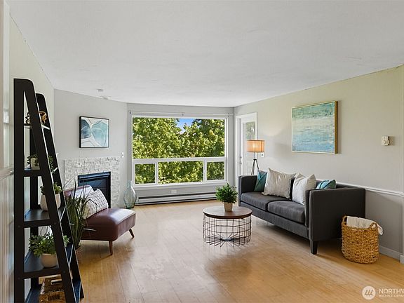 2nd image of 9416 1st Avenue NE #305