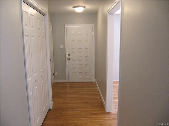 2nd image of 1117 Lakeland Cir