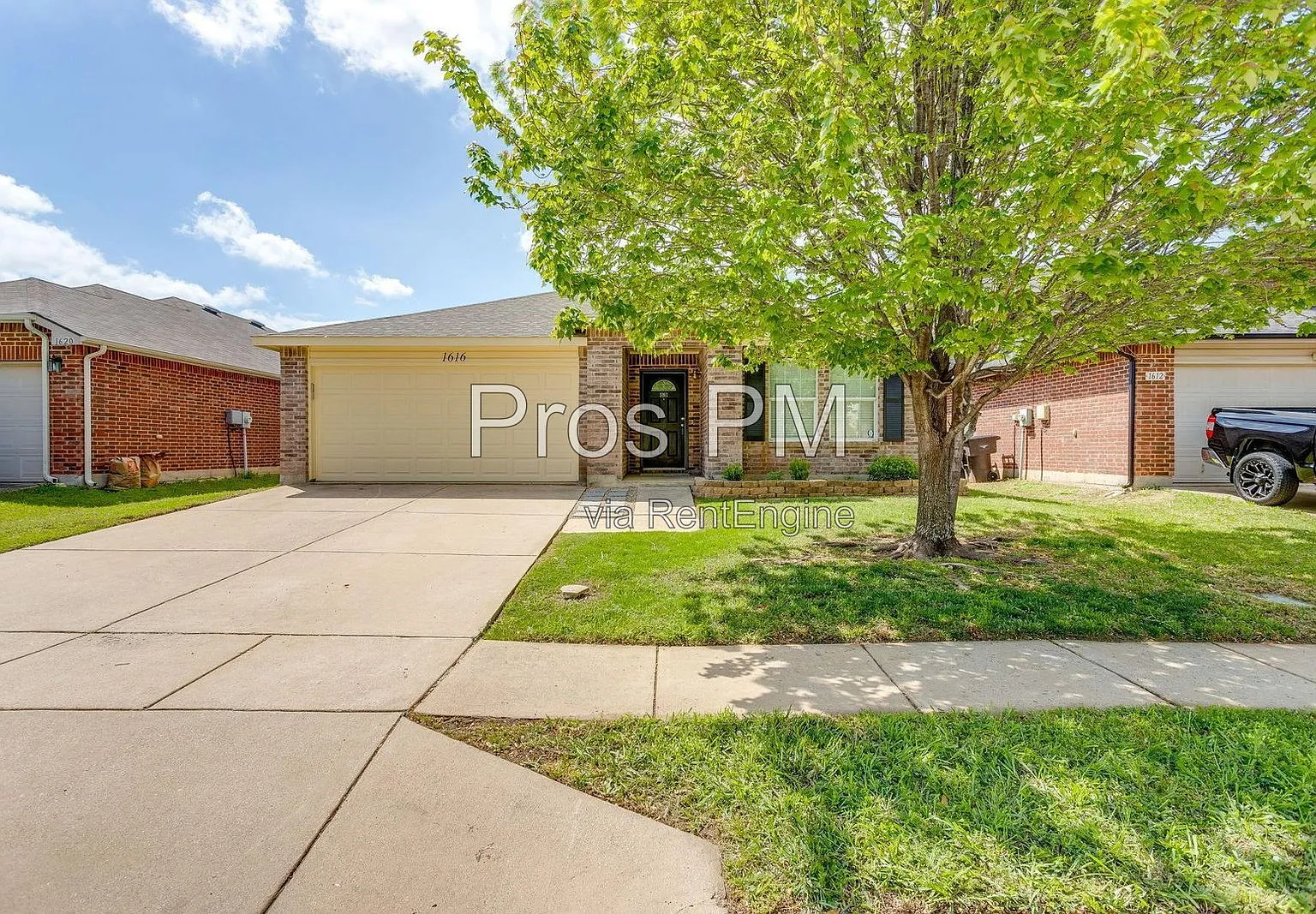 4 bed, 2.0 bath, 2093 sqft, $2,150 — Photo 2