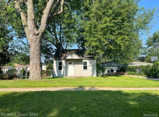 5970 John Daly St, Taylor, MI 48180