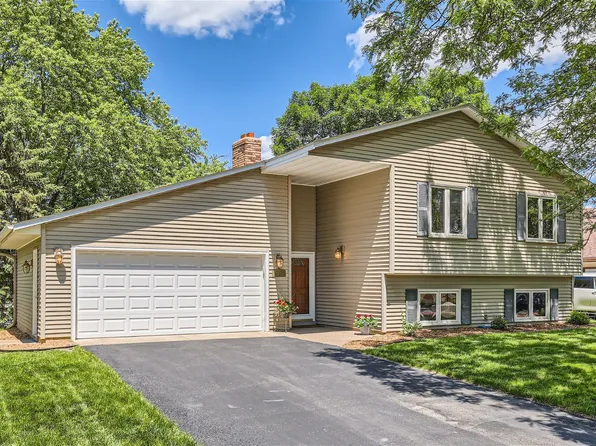 10340 Englewood Dr, Eden Prairie, MN 55347