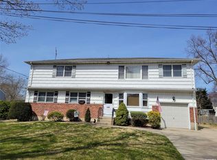 7 Dressler Rd, Greenlawn, NY 11740