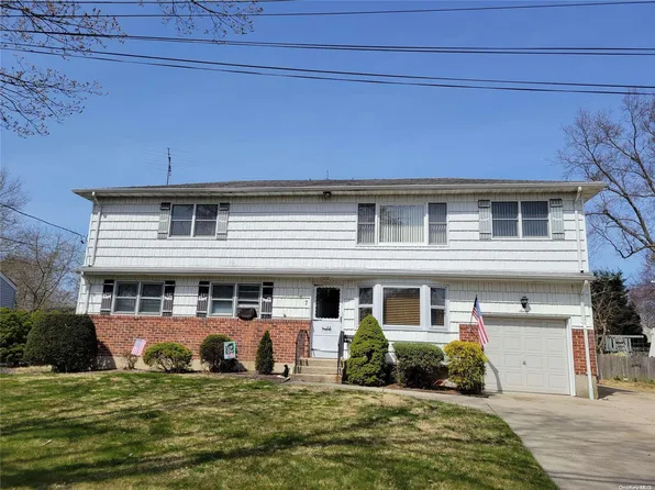 7 Dressler Road, Greenlawn, NY 11740