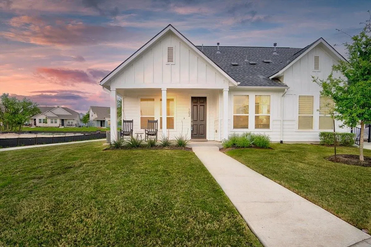 1 bed, 1.5 bath, 1030 sqft, $1,950 — Photo 3