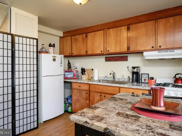 120 Roberta Jean Ave, Littlestown, PA 17340