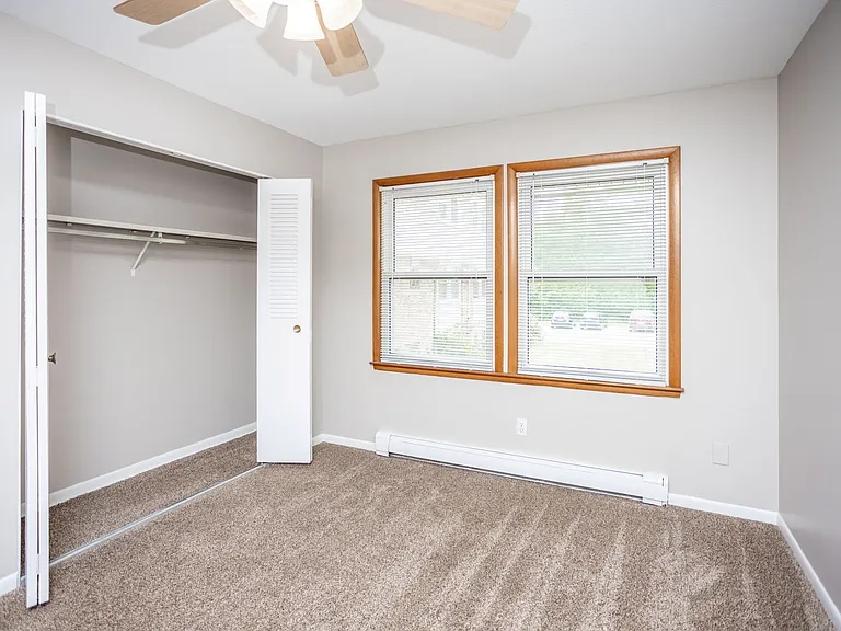 Windsor Chateau - Move in special- FREE GARGAE! — Photo 30