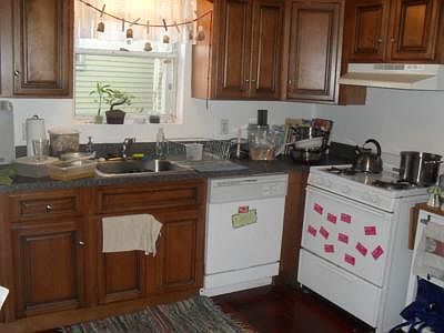 2nd image of 87 Sheridan St APT 2A