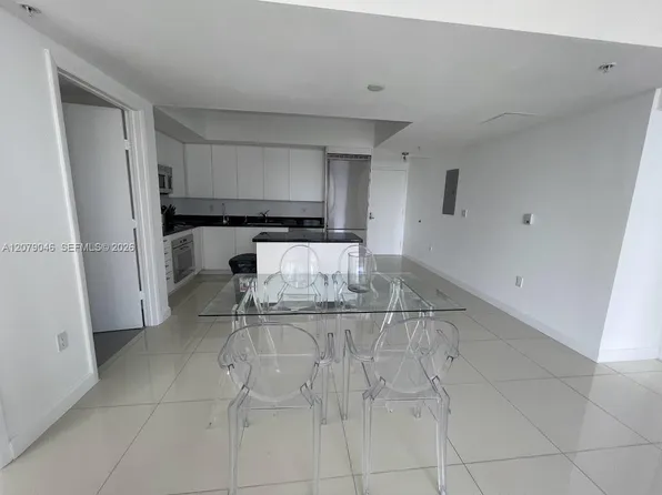 92 SW 3rd St APT 3504, Miami, FL 33130
