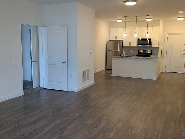 687 Ocean Ave #405 — Photo 2