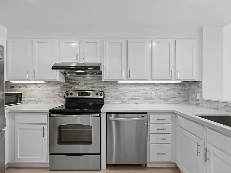 550 Ortega Ave #B227 — Photo 2