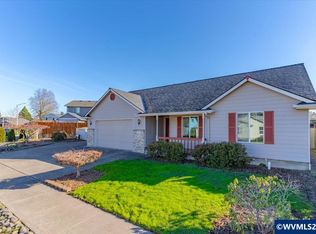1860 Plateau St NE, Salem, OR 97305