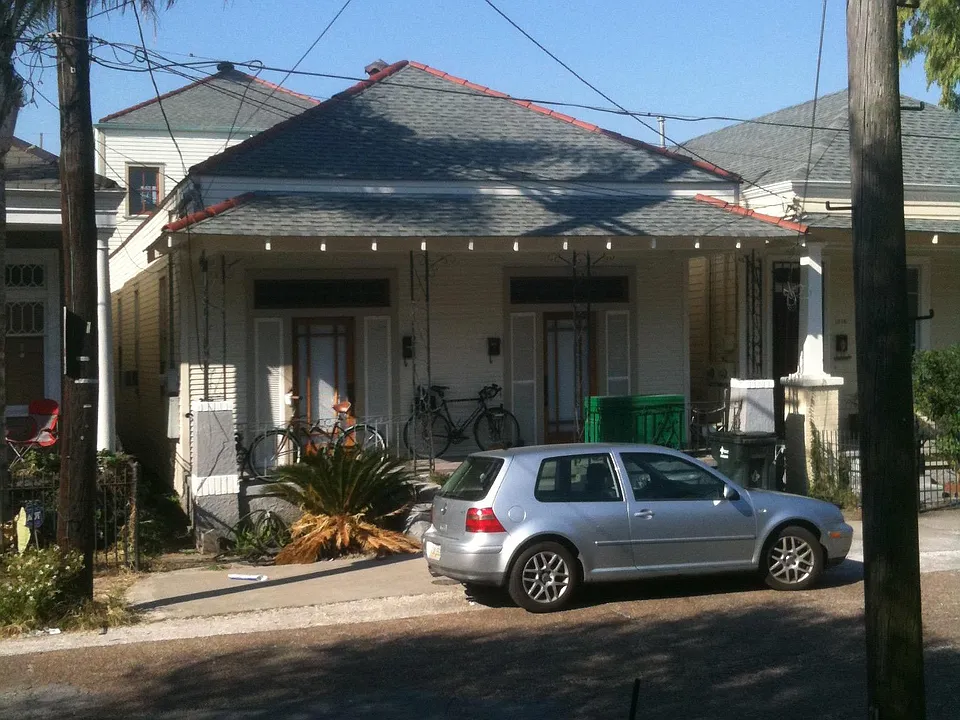 1012 Pleasant St