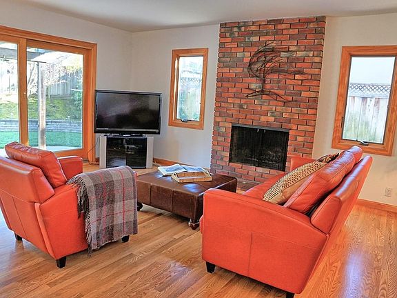 5th image of 10934 Dryden Ave