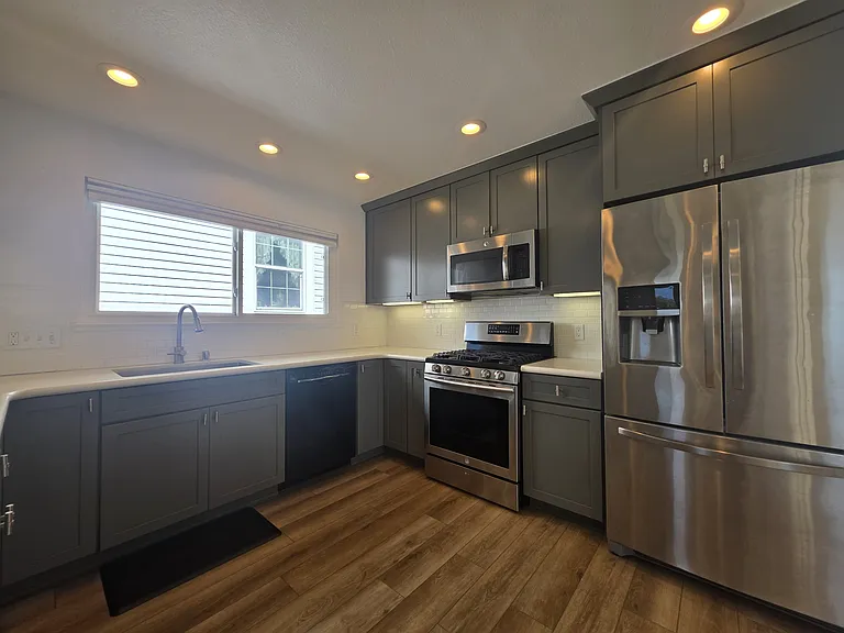 627 F St — Photo 10