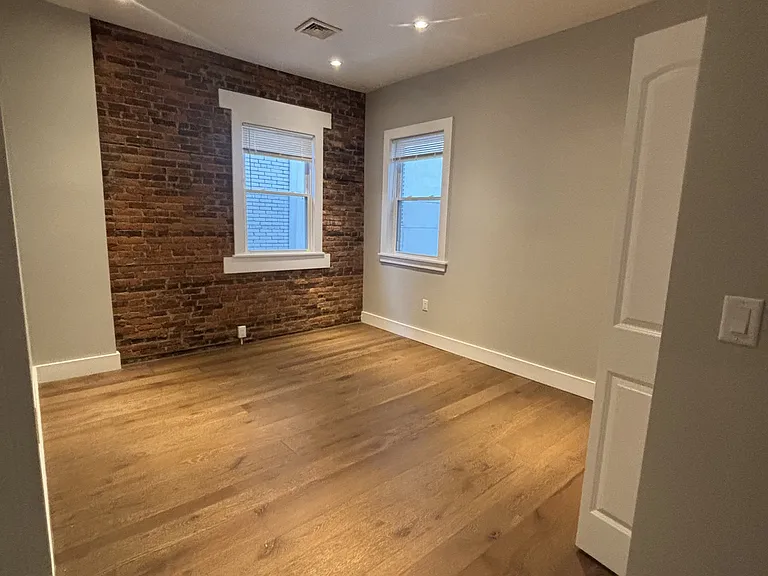 209-211 Walnut Street - 8 — Photo 12