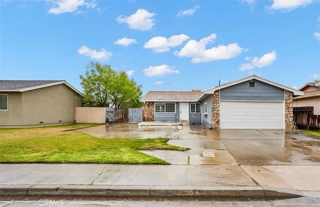 2407 Fern St photo 1