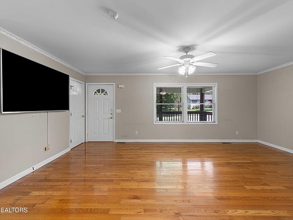 5th image of 106 Balboa Dr