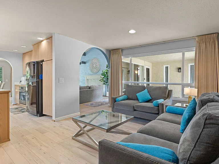 Family room connect to kitchen space.