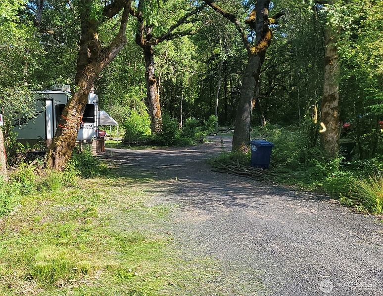5th image of 209 Frost Road