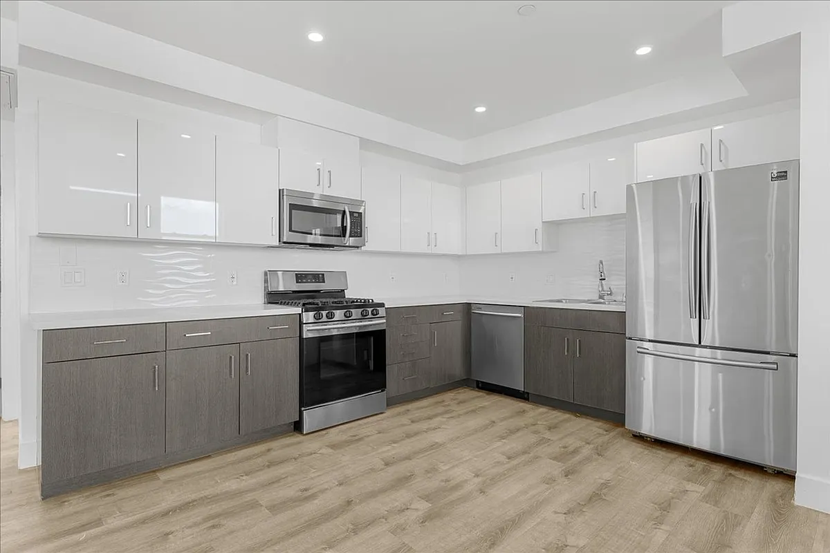 Building Photo - 563 N Hoover St #9